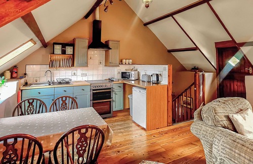 Porthyrhyd Cottage | Historic 18th Century Stone Barn Cottage by the Lake