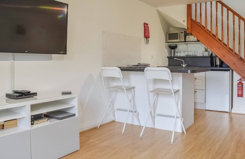 Carlyon Bay Cottage | Cozy 1 Bedroom Retreat in Carlyon Bay with Ocean Views