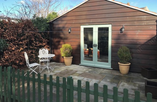 Trowbridge Cottage | Pet-Friendly 1 Bedroom Retreat in Steeple Ashton