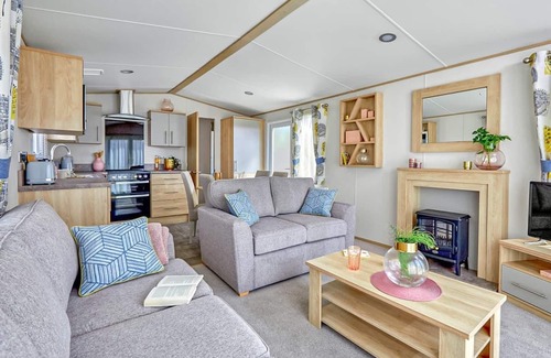 Withernsea House | Cozy 2-Bedroom Retreat in Withernsea with Breakfast