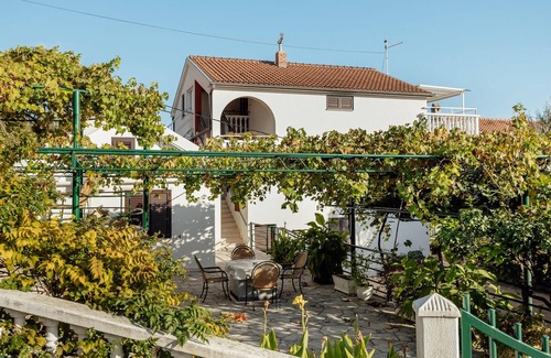 Topla Apartment | Cozy 1 Bedroom Accommodation with Ocean View in Herceg Novi