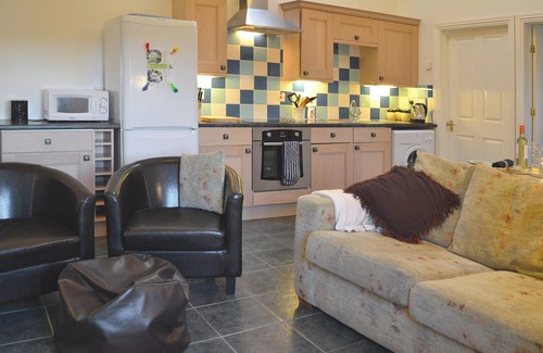 Carmarthen Cottage | Cozy 1 Bedroom Retreat in Wauntwr, Trelech - Pet Friendly!