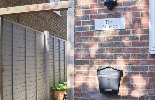 Dial Post Cottage | 1 bedroom accommodation in Dial Post