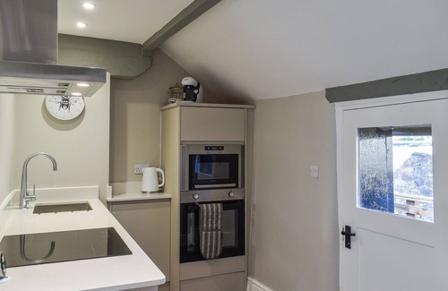 Dronfield Cottage | Ideal Base for Exploring the Peak District and Beyond