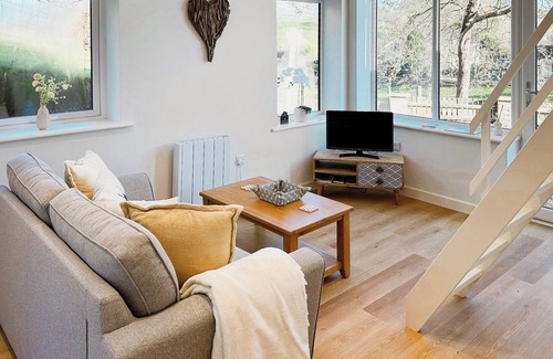 Kingswood Cottage | Cozy 1 Bedroom Accommodation in Groes-pluen, Near Welshpool