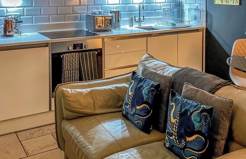 Stoke Bruerne Cottage | Cozy 1 Bedroom Getaway in Stoke Bruerne with Hot Tub