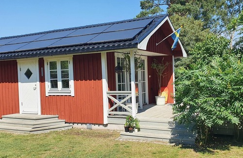 Falkvik House | Comfortable 1 Bedroom Stay in Pet-Friendly Sölvesborg