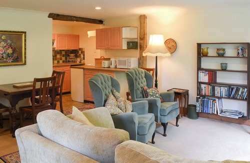 Axminster Cottage | Delightful 1 Bedroom Stay in Dalwood, Near Axminster
