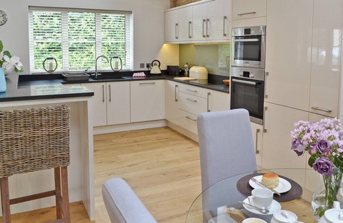 Boscundle Cottage | St Blazey Retreat: Oceanfront 1 Bedroom with Breakfast