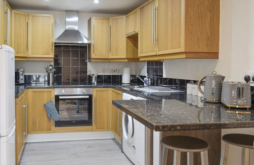 Wing Cottage | Cozy 1 Bedroom Getaway in Brampton with Lake View