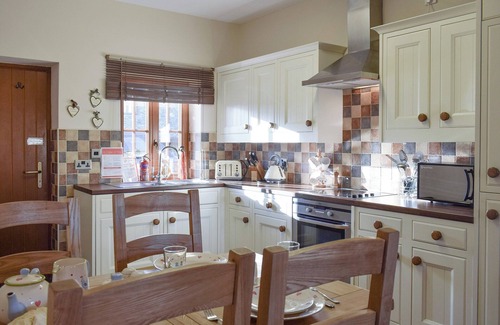 Felinfach Cottage | Pet-Friendly 1 Bedroom Getaway in Mydroilyn, Near Aberaeron