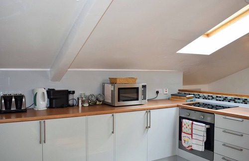 Clayton Cottage | Cozy 1 Bedroom Accommodation with Ocean View in Hassocks