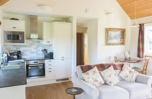Strathtummel Cottage | Top-Rated 1 Bedroom Accommodation in Foss, Near Pitlochry