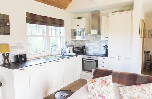 Strathtummel Cottage | Top-Rated 1 Bedroom Accommodation in Foss, Near Pitlochry