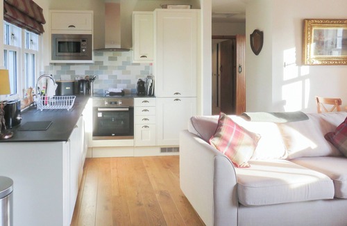 Strathtummel Cottage | Premier 1 Bedroom Retreat in Foss, Near Pitlochry