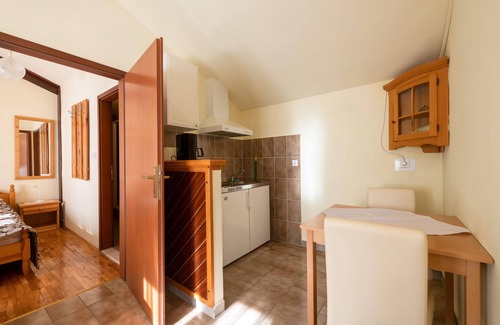 Martinski Apartment | Cozy 1 Bedroom Retreat in Martinski with Pool & Spa