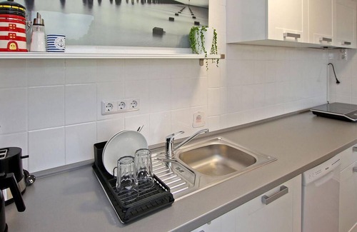 Kummerow House | Top-Rated 1 Bedroom Retreat with Lake View & Spa in Kummerow