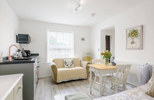 Brandon Cottage | Character-Filled Hotel with Modern Amenities and Breakfast