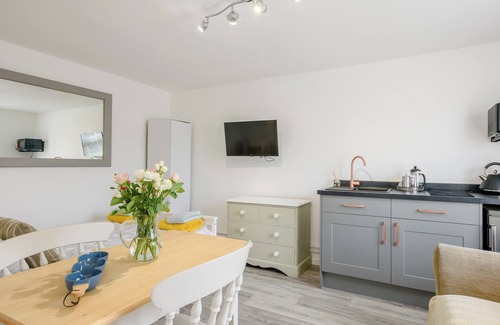 Brandon Cottage | Character-Filled Hotel with Modern Amenities and Breakfast