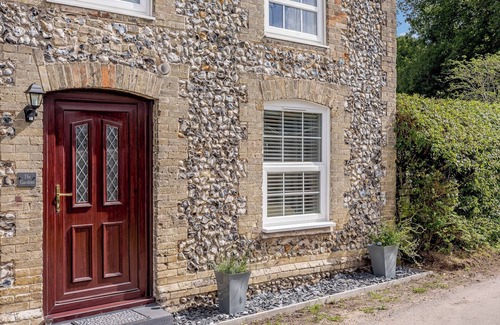 Brandon Cottage | Character-Filled Hotel with Modern Amenities and Breakfast