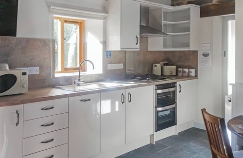 Caersws House | Cozy 1 Bedroom Retreat in Little London, Nr Llandinam