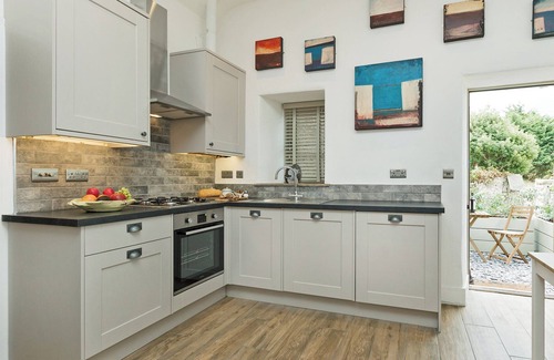 Kenfig Cottage | Cozy 1 Bedroom Retreat in Kenfig, Close to Porthcawl