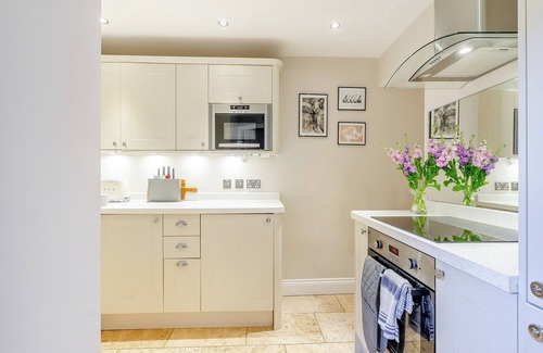 Chatton Cottage | Cozy 1 Bedroom Retreat in Scenic Chatton with Ocean View