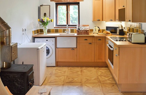 Irstead Cottage | Top-Rated 1 Bedroom Stay in Little Haubois, Near Norwich