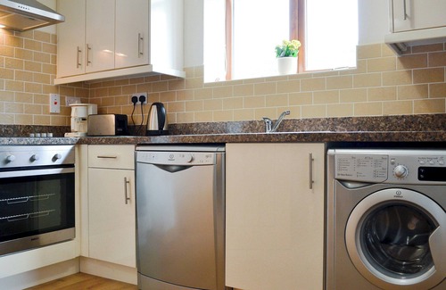 Lamphey Cottage | Delight in 1 Bedroom Accommodation, Lake View near Tenby