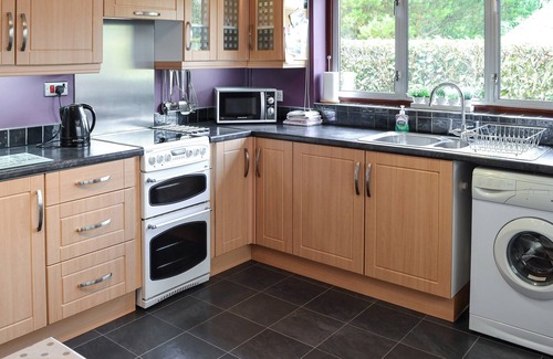Sudbury Cottage | Top-Rated 1 Bedroom Stay in Polstead with Breakfast Included