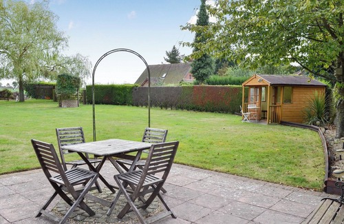 Sudbury Cottage | Top-Rated 1 Bedroom Stay in Polstead with Breakfast Included