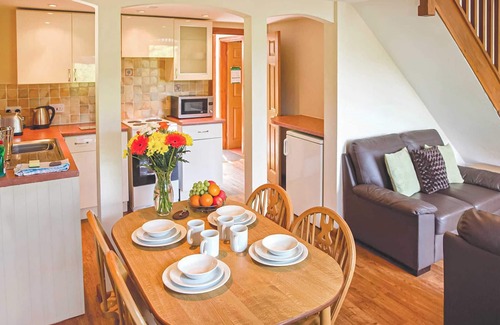 Waterrow Ski Chalet | Cozy Scandinavian Lodge with Pool and Spa Amenities