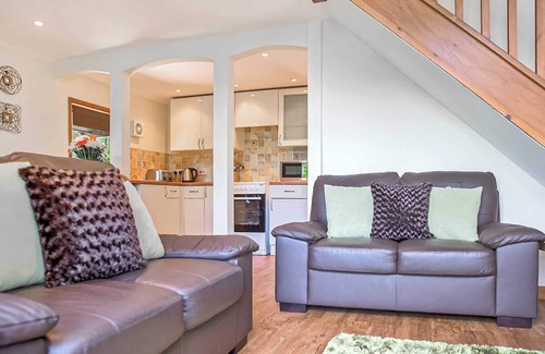 Waterrow Ski Chalet | Cozy Scandinavian Lodge with Pool and Spa Amenities