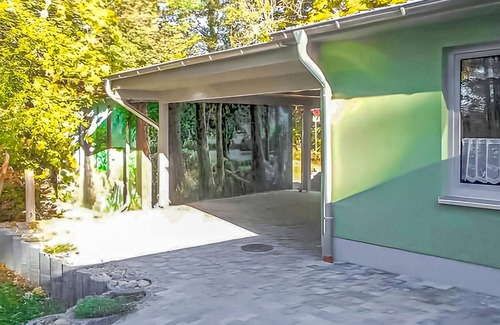 Lychen House | Cozy 1 Bedroom Retreat with Lake View in Lychen