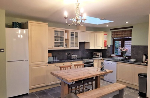 Annan Cottage | Beautiful 1 Bedroom Getaway in Annan with Ocean Views