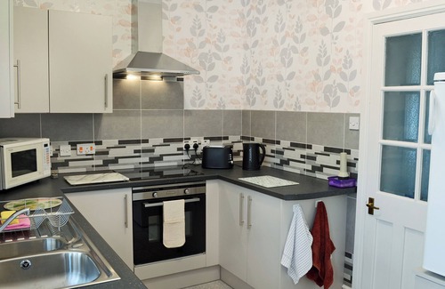 Bunbury Cottage | Cozy 1 Bedroom Stay in Pet-Friendly Bunbury Accommodation