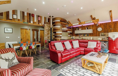 Durham Ski Chalet | Inviting Lodge with Spa, Hot Tub & Family-Friendly Amenities