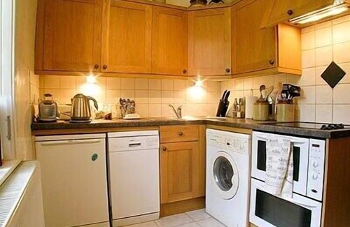 Glencoe Cottage | Idyllic 1 Bedroom Retreat in Glencoe with Ocean Views