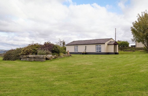 Hapton Cottage | Comfortable 1 Bedroom Accommodation in Hapton with Kitchen