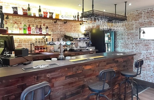 Hexham House | Inviting 3 Bedroom Retreat in Slaley, Hexham with Lake View