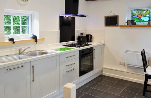 Honiton Cottage | Cozy 1 Bedroom Stay in Upottery, Near Honiton
