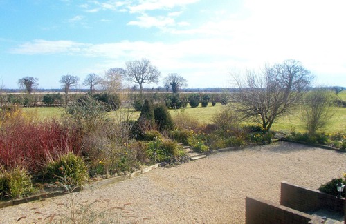Irstead Cottage | Charming 1 Bedroom Retreat in Clippesby Near Great Yarmouth