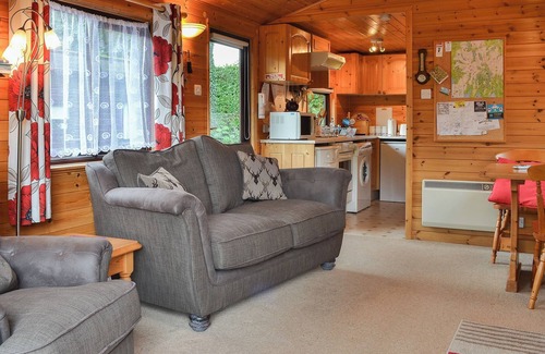Keswick Cottage | Exceptional Pine Log Cabin with Lake Views and Scenic Grounds