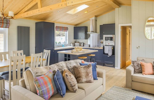 Lauder Ski Chalet | Comfortable 3 Bedroom Retreat in Lauder with Spa & Hot Tub
