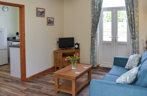 Cawston Cottage | Cozy 1 Bedroom Retreat in Cawston, Close to Norwich