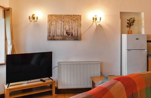 Mabe Burnthouse Cottage | Cozy 1 Bedroom Retreat in Penryn, Near Falmouth