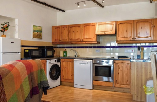 Mabe Burnthouse Cottage | Cozy 1 Bedroom Retreat in Penryn, Near Falmouth
