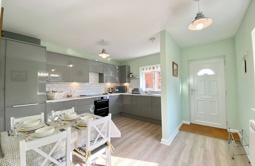 North Newnton Cottage | Cozy 1 Bedroom Stay in Pewsey with Child-Friendly Amenities