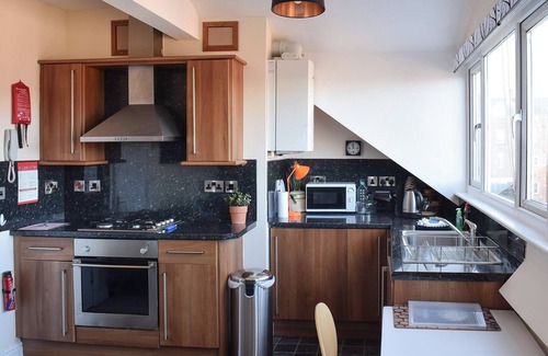 West Cliff Cottage | Welcoming 1 Bedroom Retreat in Scenic Whitby