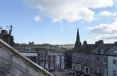 West Cliff Cottage | Welcoming 1 Bedroom Retreat in Scenic Whitby